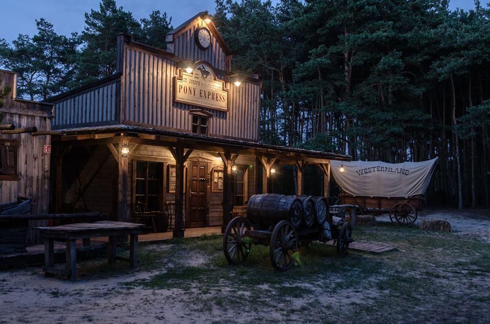 Westernland Hotell Jozefow  Exteriör bild